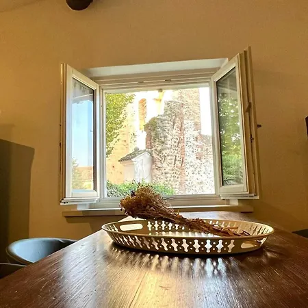 Torre Del Laghetto Apartment