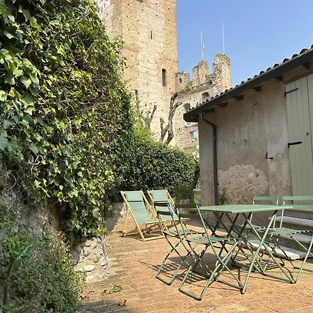 Torre Del Laghetto *