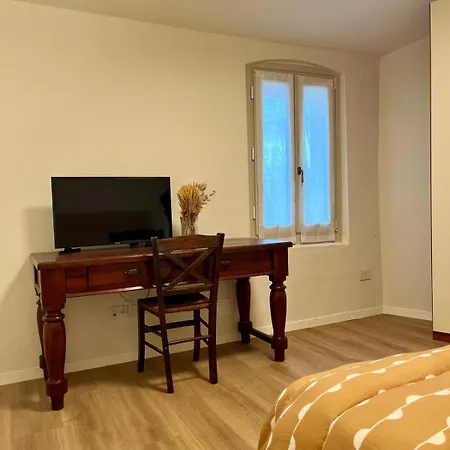 Torre Del Laghetto Apartment Castellaro (Lombardy)